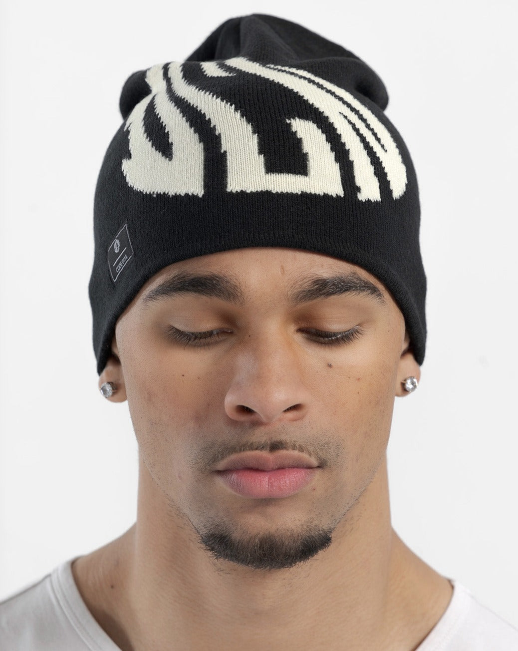 Distorted Beanie Hat ‘Black’